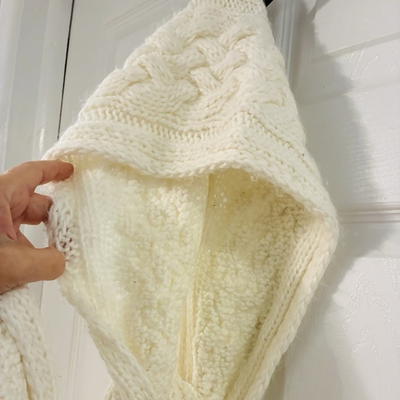 Michael Kors One Piece Ivory Knit HAT with Attached Head SCARF Wrap Neck Warmer - Picture 1 of 7